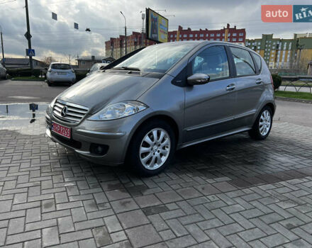 Серый Мерседес А класс, объемом двигателя 1.7 л и пробегом 154 тыс. км за 5800 $, фото 1 на Automoto.ua