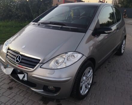 Мерседес А класс 2008 в Умани на Automoto.ua Серый Мерседес А класс, объемом двигателя 2 л и пробегом 286 тыс. км за 6300 $, фото 1 на Automoto.ua