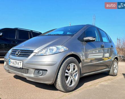 Серый Мерседес А класс, объемом двигателя 1.7 л и пробегом 189 тыс. км за 5500 $, фото 1 на Automoto.ua