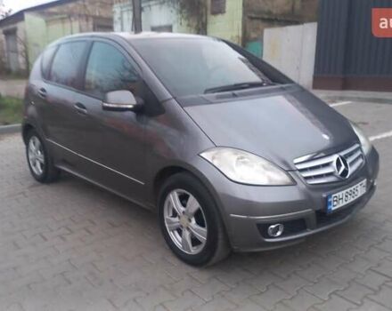 Серый Мерседес А класс, объемом двигателя 1.99 л и пробегом 258 тыс. км за 5250 $, фото 1 на Automoto.ua