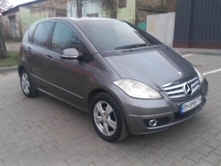 Сірий Мерседес А клас, об'ємом двигуна 2 л та пробігом 258 тис. км за 5250 $, фото 1 на Automoto.ua