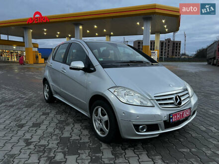 Серый Мерседес А класс, объемом двигателя 1.7 л и пробегом 188 тыс. км за 5500 $, фото 1 на Automoto.ua