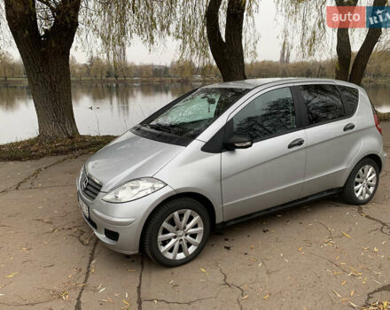 Сірий Мерседес А клас, об'ємом двигуна 2 л та пробігом 184 тис. км за 6100 $, фото 1 на Automoto.ua