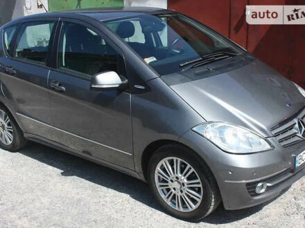 Мерседес А класс 2008 в Львове на Automoto.ua Серый Мерседес А класс, объемом двигателя 2 л и пробегом 150 тыс. км за 7800 $, фото 1 на Automoto.ua