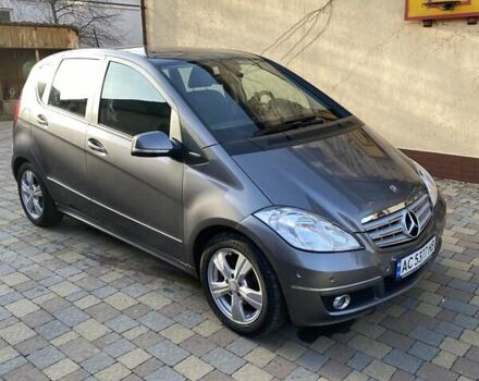 Серый Мерседес А класс, объемом двигателя 1.99 л и пробегом 141 тыс. км за 8200 $, фото 1 на Automoto.ua