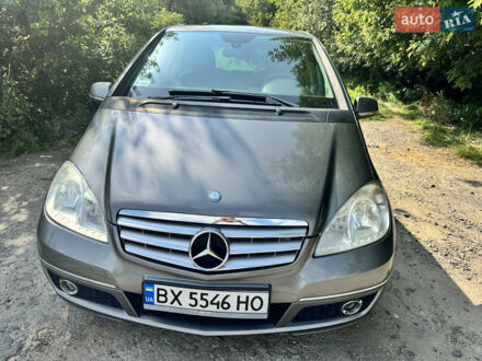 Мерседес А класс 2009 в Хмельницком на Automoto.ua Серый Мерседес А класс, объемом двигателя 1.7 л и пробегом 227 тыс. км за 5800 $, фото 1 на Automoto.ua