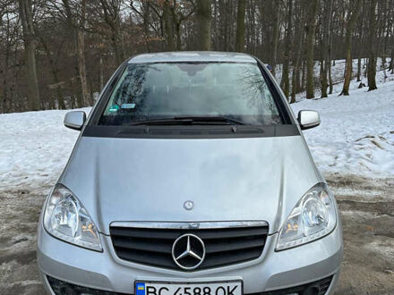 Сірий Мерседес А клас, об'ємом двигуна 1.5 л та пробігом 77 тис. км за 8100 $, фото 1 на Automoto.ua