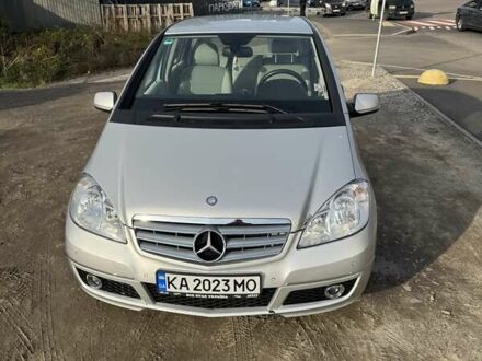 Сірий Мерседес А клас, об'ємом двигуна 1.46 л та пробігом 200 тис. км за 6900 $, фото 1 на Automoto.ua