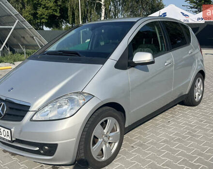 Сірий Мерседес А клас, об'ємом двигуна 2 л та пробігом 220 тис. км за 6500 $, фото 1 на Automoto.ua