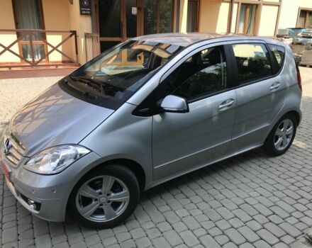 Серый Мерседес А класс, объемом двигателя 1.6 л и пробегом 83 тыс. км за 7900 $, фото 1 на Automoto.ua