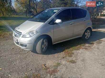 Сірий Мерседес А клас, об'ємом двигуна 1.99 л та пробігом 320 тис. км за 7150 $, фото 1 на Automoto.ua