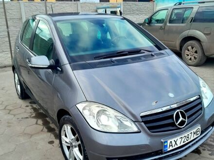 Мерседес А класс 2010 в Харькове на Automoto.ua Серый Мерседес А класс, объемом двигателя 1.5 л и пробегом 250 тыс. км за 5200 $, фото 1 на Automoto.ua
