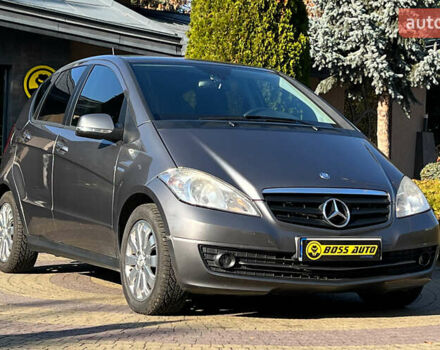 Серый Мерседес А класс, объемом двигателя 1.99 л и пробегом 225 тыс. км за 7999 $, фото 1 на Automoto.ua