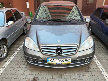 Мерседес А клас 2011 у Фастове на Automoto.ua Сірий Мерседес А клас, об'ємом двигуна 1.7 л та пробігом 82 тис. км за 7300 $, фото 1 на Automoto.ua