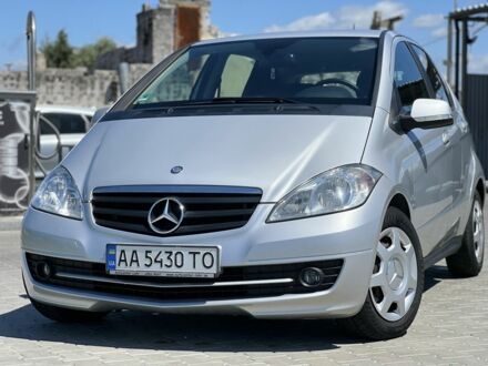 Мерседес А класс 2011 в Киеве на Automoto.ua Серый Мерседес А класс, объемом двигателя 1.5 л и пробегом 125 тыс. км за 6900 $, фото 1 на Automoto.ua