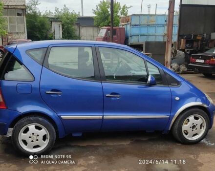 Синий Мерседес А класс, объемом двигателя 1.7 л и пробегом 1000 тыс. км за 2450 $, фото 1 на Automoto.ua