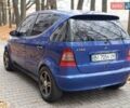 Синий Мерседес А класс, объемом двигателя 1.9 л и пробегом 200 тыс. км за 2000 $, фото 4 на Automoto.ua
