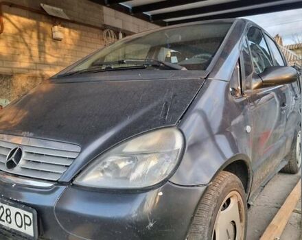 Синій Мерседес А клас, об'ємом двигуна 1.69 л та пробігом 204 тис. км за 2000 $, фото 1 на Automoto.ua