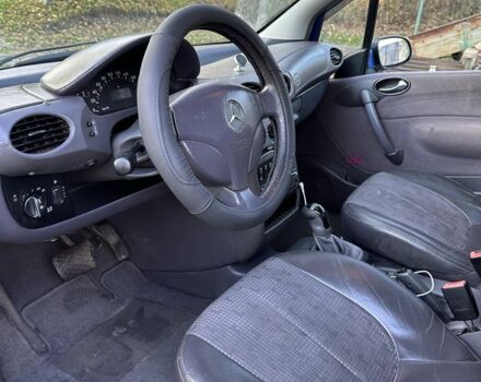 Мерседес А класс 1999 в Звенигородка на Automoto.ua Синий Мерседес А класс, объемом двигателя 1.9 л и пробегом 280 тыс. км за 2550 $, фото 5 на Automoto.ua