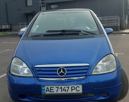 Синий Мерседес А класс, объемом двигателя 1.6 л и пробегом 200 тыс. км за 3600 $, фото 5 на Automoto.ua