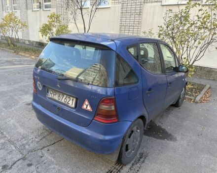 Синий Мерседес А класс, объемом двигателя 1.7 л и пробегом 300 тыс. км за 700 $, фото 2 на Automoto.ua