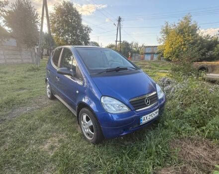 Синий Мерседес А класс, объемом двигателя 1.4 л и пробегом 170 тыс. км за 1999 $, фото 1 на Automoto.ua
