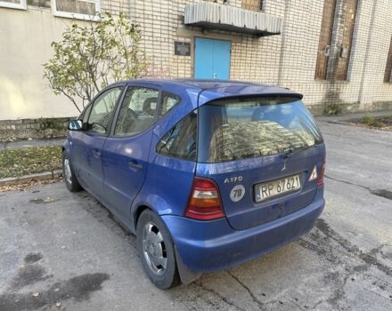 Синий Мерседес А класс, объемом двигателя 1.7 л и пробегом 300 тыс. км за 700 $, фото 3 на Automoto.ua