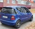Синий Мерседес А класс, объемом двигателя 1.9 л и пробегом 200 тыс. км за 2000 $, фото 3 на Automoto.ua