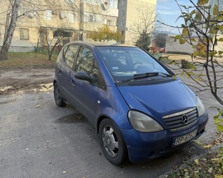 Синий Мерседес А класс, объемом двигателя 1.7 л и пробегом 300 тыс. км за 700 $, фото 1 на Automoto.ua