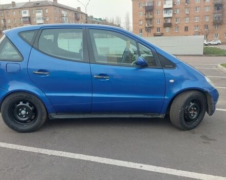 Синий Мерседес А класс, объемом двигателя 1.6 л и пробегом 200 тыс. км за 3600 $, фото 1 на Automoto.ua