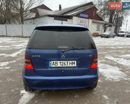 Синий Мерседес А класс, объемом двигателя 1.7 л и пробегом 200 тыс. км за 3000 $, фото 5 на Automoto.ua