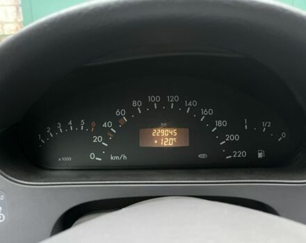 Синий Мерседес А класс, объемом двигателя 1.4 л и пробегом 230 тыс. км за 3500 $, фото 4 на Automoto.ua