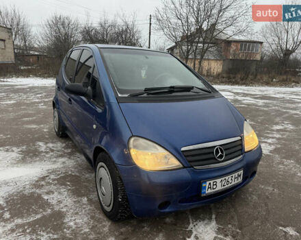 Синий Мерседес А класс, объемом двигателя 1.7 л и пробегом 200 тыс. км за 3000 $, фото 2 на Automoto.ua