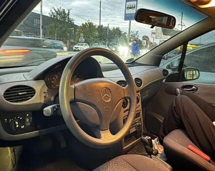 Мерседес А класс 2000 в Одессе на Automoto.ua Синий Мерседес А класс, объемом двигателя 1.4 л и пробегом 259 тыс. км за 1999 $, фото 7 на Automoto.ua