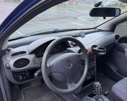 Синий Мерседес А класс, объемом двигателя 1.4 л и пробегом 237 тыс. км за 3900 $, фото 20 на Automoto.ua