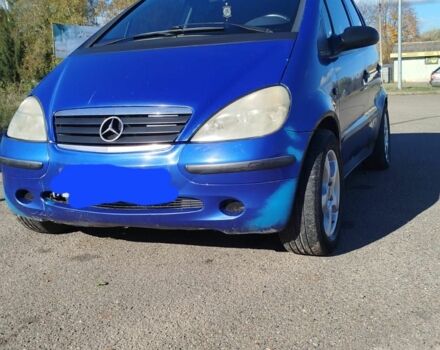 Синий Мерседес А класс, объемом двигателя 1.7 л и пробегом 250 тыс. км за 1000 $, фото 1 на Automoto.ua
