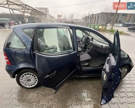 Синий Мерседес А класс, объемом двигателя 1.7 л и пробегом 300 тыс. км за 3600 $, фото 7 на Automoto.ua