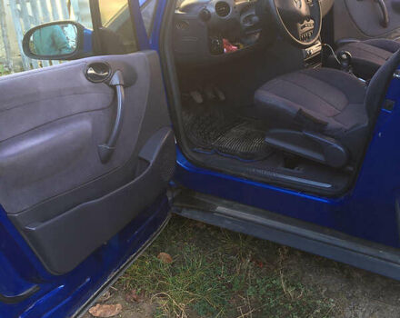 Мерседес А класс 2001 в Хусте на Automoto.ua Синий Мерседес А класс, объемом двигателя 1.7 л и пробегом 200 тыс. км за 2800 $, фото 5 на Automoto.ua