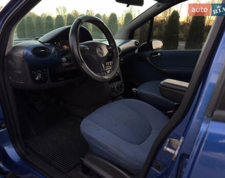 Мерседес А клас 2001 у Чернівцях на Automoto.ua Синій Мерседес А клас, об'ємом двигуна 1.7 л та пробігом 340 тис. км за 2750 $, фото 19 на Automoto.ua