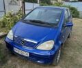 Мерседес А класс 2001 в Коростышеве на Automoto.ua Синий Мерседес А класс, объемом двигателя 1.4 л и пробегом 200 тыс. км за 1600 $, фото 1 на Automoto.ua