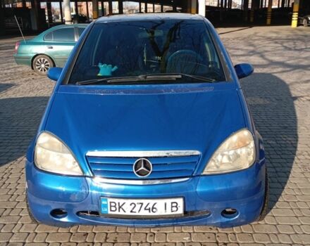 Синий Мерседес А класс, объемом двигателя 1.6 л и пробегом 268 тыс. км за 3200 $, фото 1 на Automoto.ua