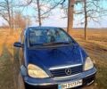 Синий Мерседес А класс, объемом двигателя 1.7 л и пробегом 300 тыс. км за 4000 $, фото 1 на Automoto.ua