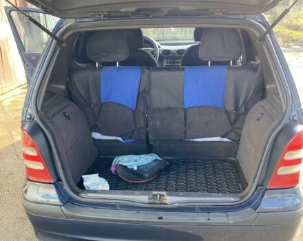 Синий Мерседес А класс, объемом двигателя 1.7 л и пробегом 250 тыс. км за 3150 $, фото 4 на Automoto.ua