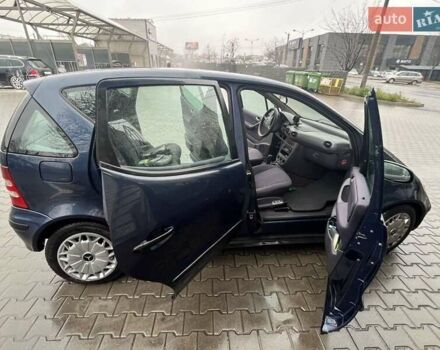 Синий Мерседес А класс, объемом двигателя 1.7 л и пробегом 300 тыс. км за 3600 $, фото 5 на Automoto.ua