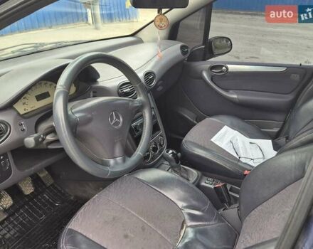 Синий Мерседес А класс, объемом двигателя 1.7 л и пробегом 280 тыс. км за 3100 $, фото 2 на Automoto.ua