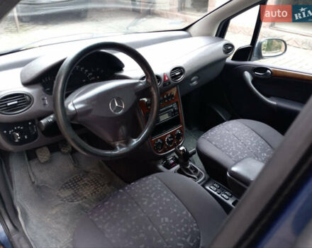 Синий Мерседес А класс, объемом двигателя 1.4 л и пробегом 235 тыс. км за 2950 $, фото 10 на Automoto.ua