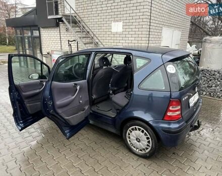 Синий Мерседес А класс, объемом двигателя 1.7 л и пробегом 300 тыс. км за 3600 $, фото 12 на Automoto.ua