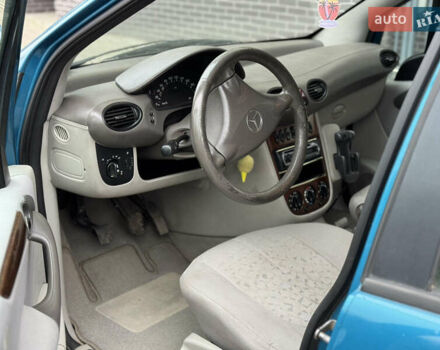 Синий Мерседес А класс, объемом двигателя 1.7 л и пробегом 355 тыс. км за 2950 $, фото 5 на Automoto.ua