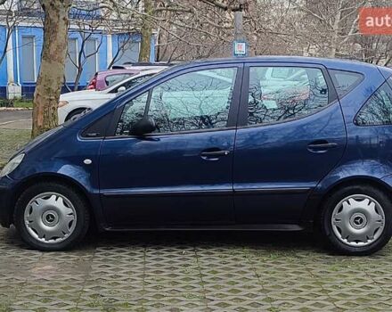 Синий Мерседес А класс, объемом двигателя 1.7 л и пробегом 217 тыс. км за 4100 $, фото 2 на Automoto.ua