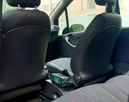 Мерседес А класс 2002 в Ровно на Automoto.ua Синий Мерседес А класс, объемом двигателя 1.7 л и пробегом 250 тыс. км за 3450 $, фото 8 на Automoto.ua